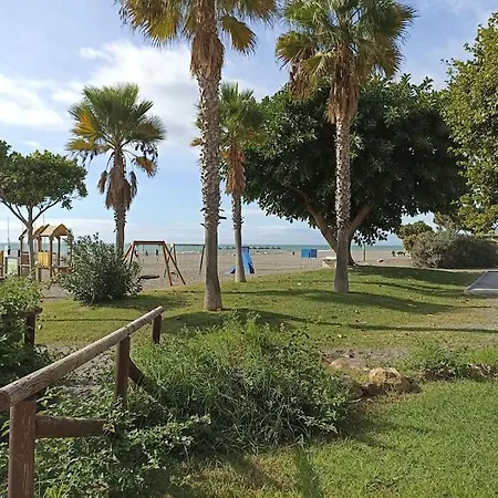 Casa Victoria. Adosado En Benajarafe. Tatil Evi