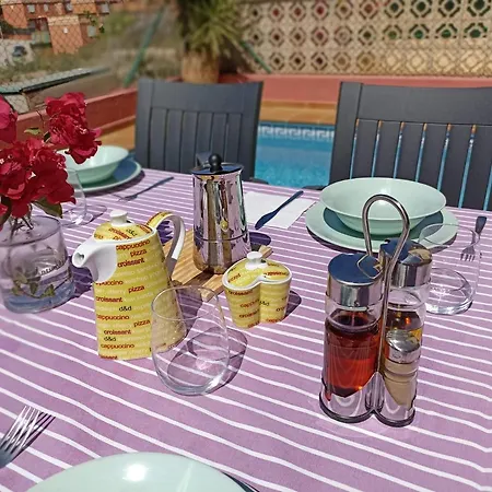 Casa Victoria. Adosado En Benajarafe.