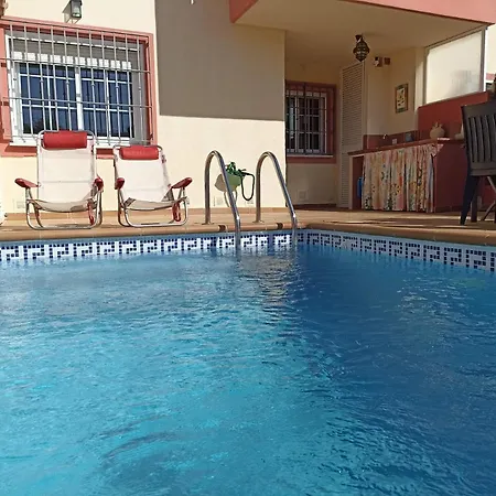 Casa Victoria. Adosado En Benajarafe.